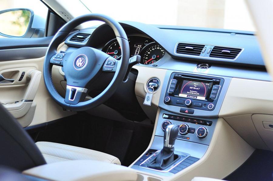  Volkswagen Passat CC 2013 года  (фото 29 из 87)